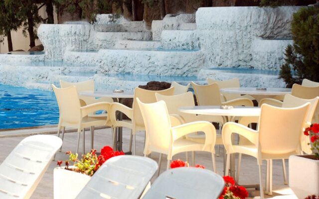 Boulevard Hotel