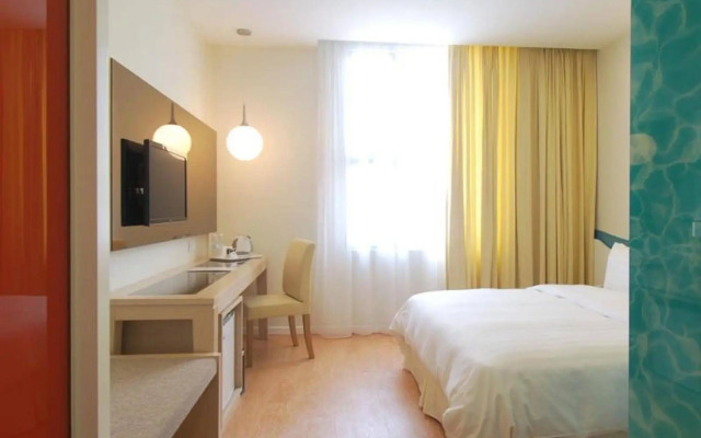 Oceania Hotel