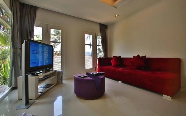 Replay Pool Villa