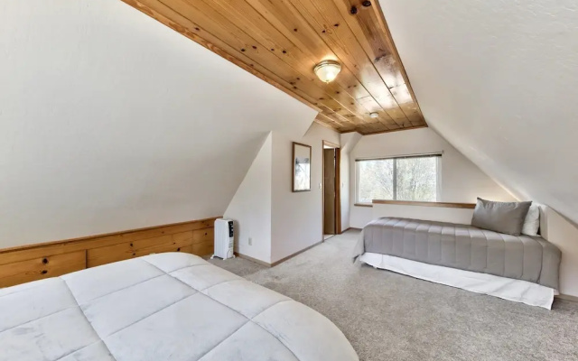 853p Lakeside Beach 4 Bedroom Home