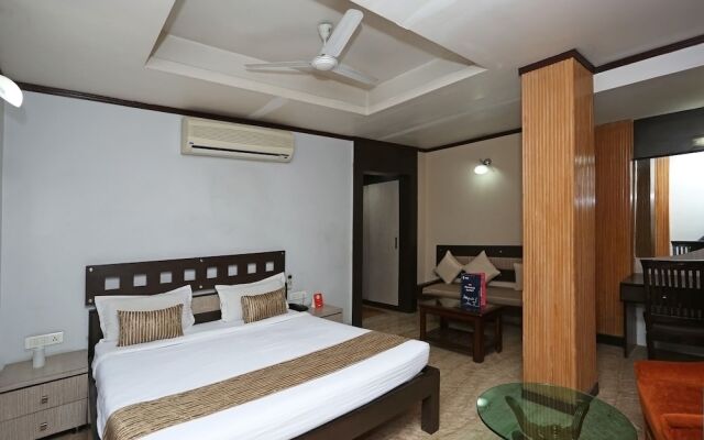 OYO 3063 Crystal Residency