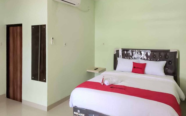 RedDoorz near Taman Wisata Alam Punti Kayu Palembang 2