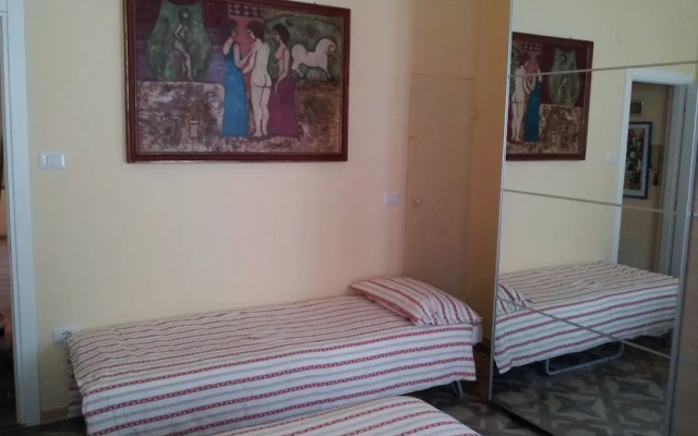 Monna Lisa Apartment