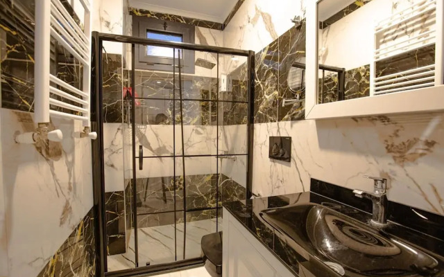 Poison Garden Suite & SPA