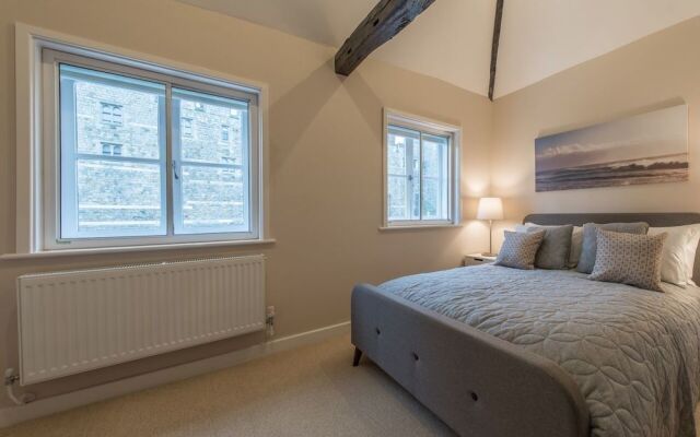 Central Apartment Facing Windsor Castle
