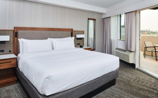 DoubleTree by Hilton Fullerton