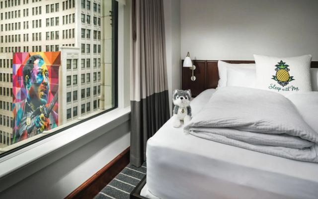 Staypineapple, An Iconic Hotel, The Loop