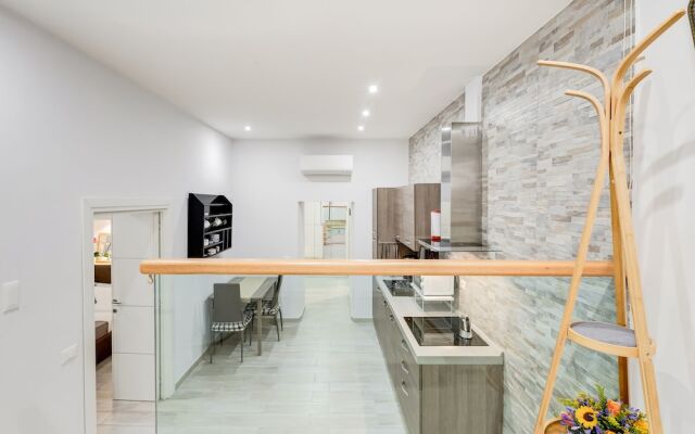 New Apartment In Front Of Ara Pacis