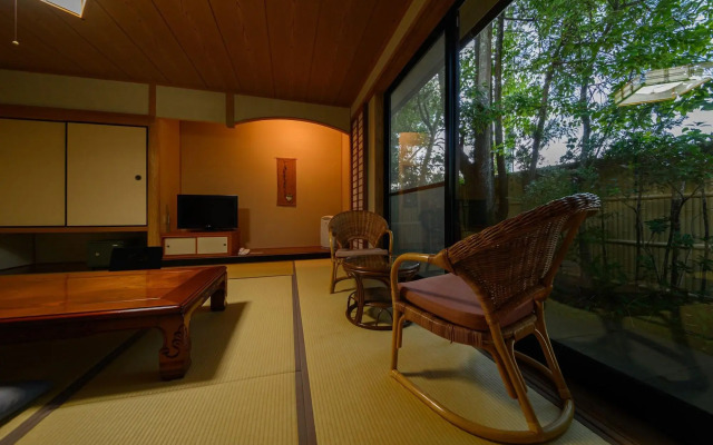 Yufuin Onsen Ryokan Mebaeso