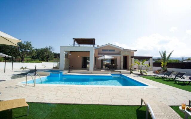 Villa Thalassa Large Private Pool Walk to Beach A C Wifi Car Not Required - 2346