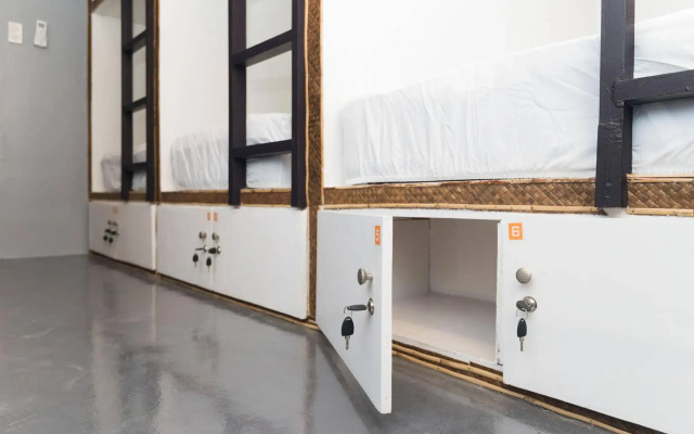 MNL Beach Hostel Boracay