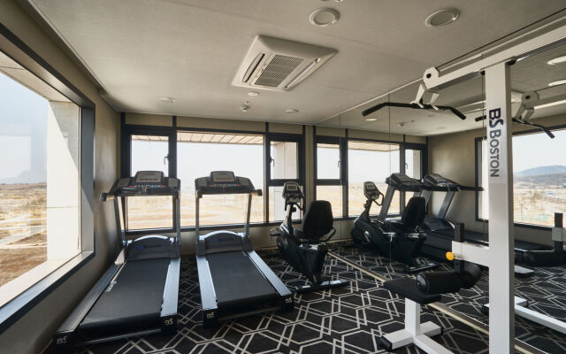 Royal Emporium Incheon Airport Hotel