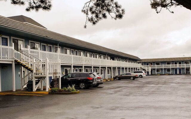 Seabird Lodge
