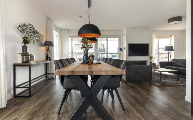 Villa With a Sauna in Tjeukemeer