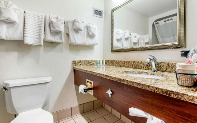 Quality Inn & Suites Zanesville City Center