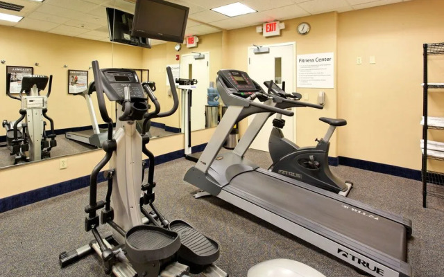 Holiday Inn Express & Suites Lathrop