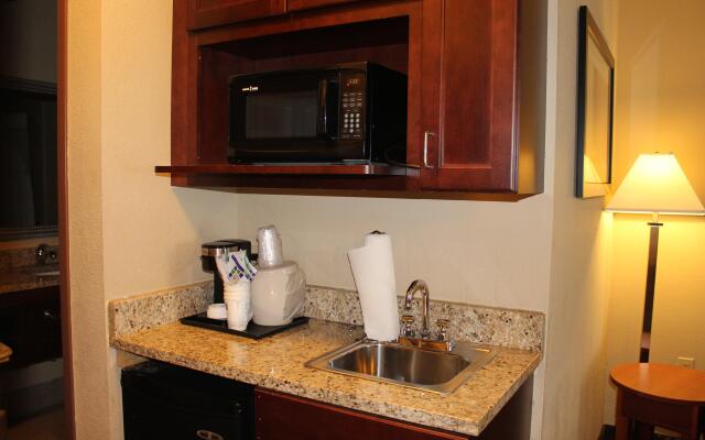Holiday Inn Express & Suites Starkville by IHG