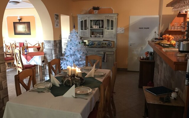 Petit Bistro Panzió