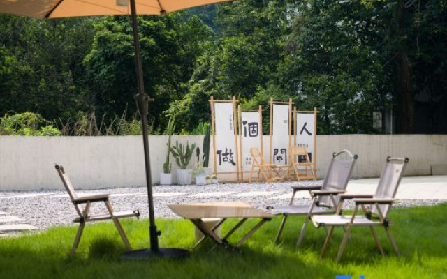 Village Islet & Chestnut Lodge - Yangshuo Yulong River Romance Park Location