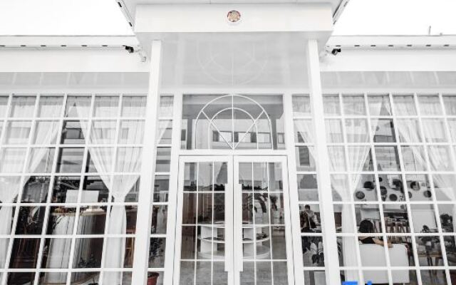 The Koi Fish Designer Homestay