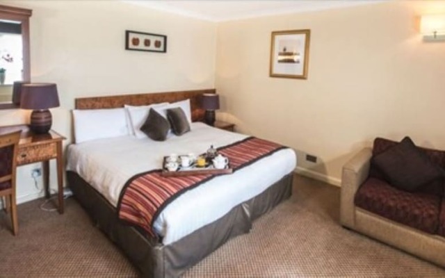 The Royal Chace Hotel