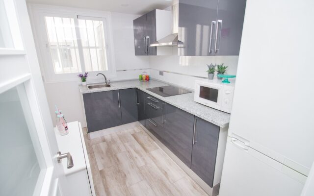 Classy 4 bedrooms Apartment