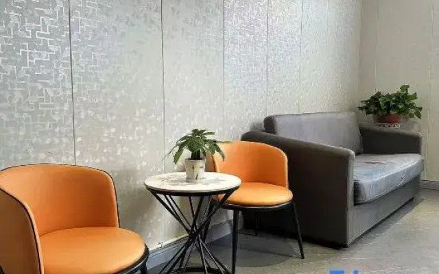 Zhongzhou Hotel