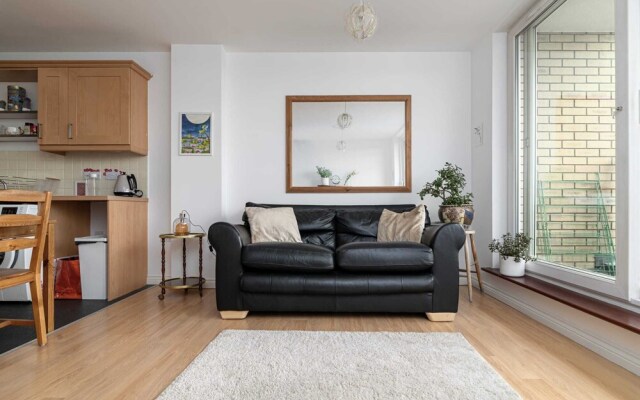 Wonderful 1BR Flat With Balcony - Hackney Downs