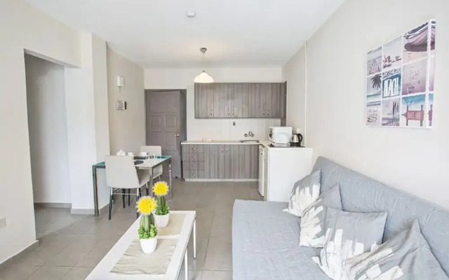 Beautiful Apartment With Communal Pool, Ayia Napa Apartment 1328