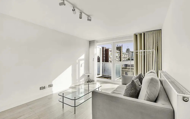City Relay Radiant Chelsea Flat With City View