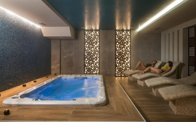 Hyperion City Hotel