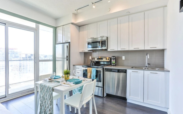 Stunning Harbourfront Condo