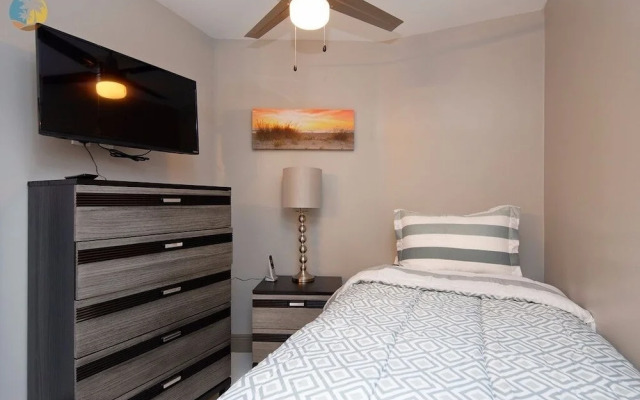 Alexander 1404 - 2 Br Apts