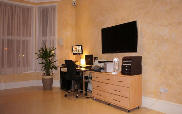 Pearl Hotel London