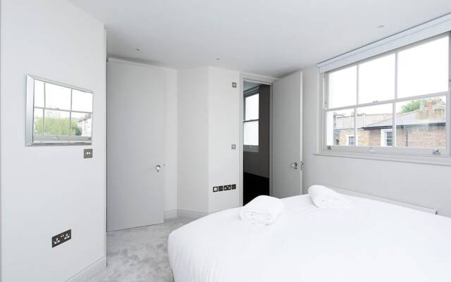 Bright and Modern 1BR flat in West London