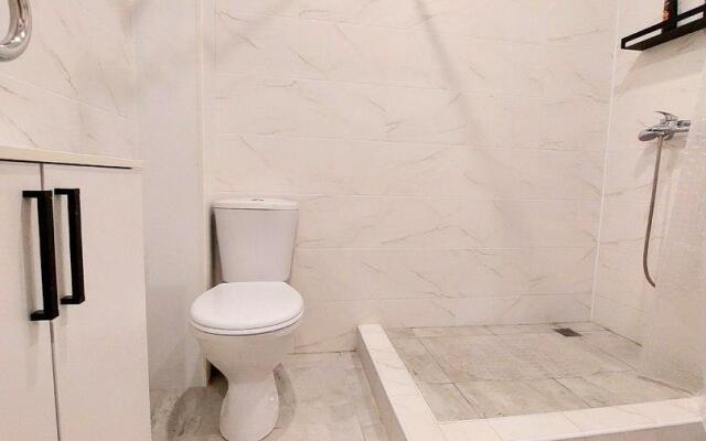 Шарман на проспекте Генерала Тюленева 52