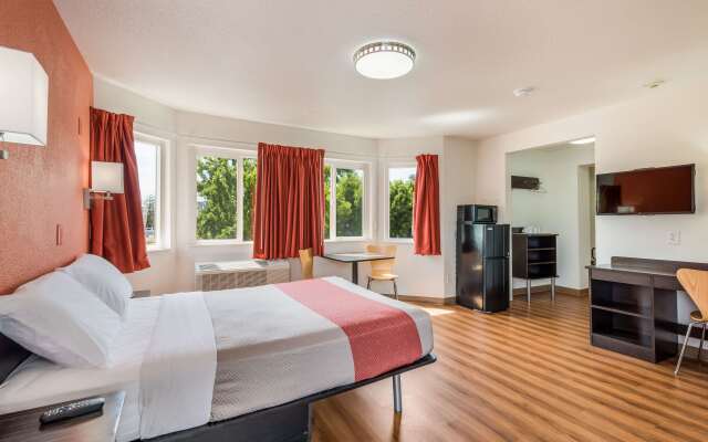 Motel 6 Rohnert Park, CA