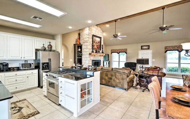 Pet-friendly Flatonia House w/ Patio & Gazebo!