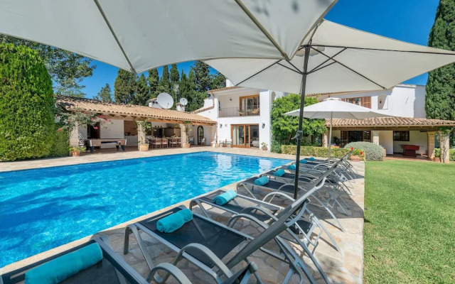 Villa Can Toni in Port de Pollen a