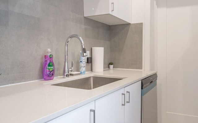 BRIGHT COZY 4Bed in the Heart of MileEnd