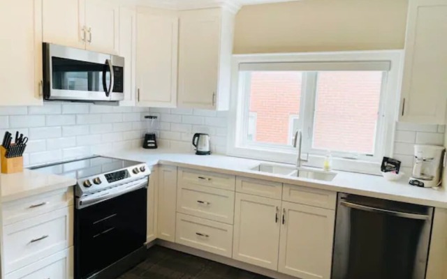 Professional Three Bedroom Condo Suite