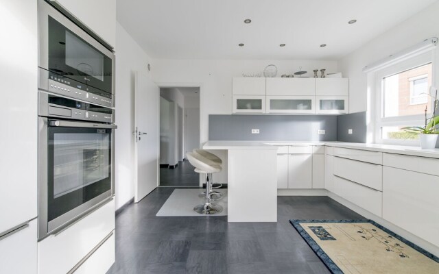 Private House Best Hain (5553)
