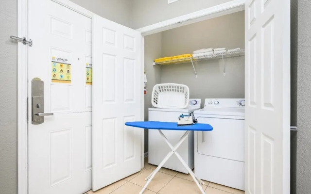 Beautiful Deluxe Condo, Vista Cay - 3024