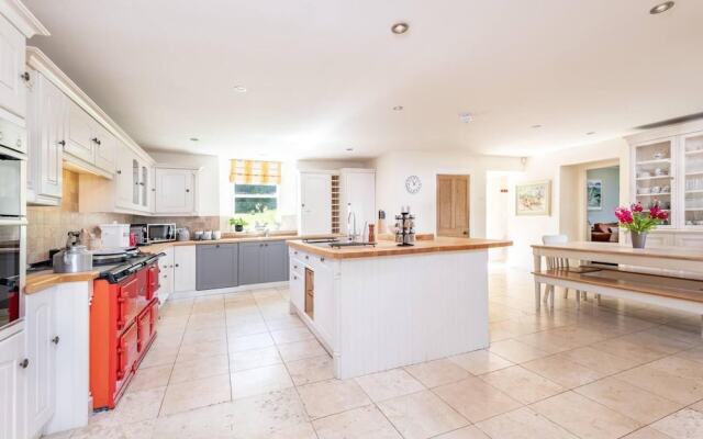 Charming 7-bed Estate House Near Gleneagles