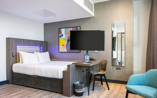 Roomzzz Manchester Victoria