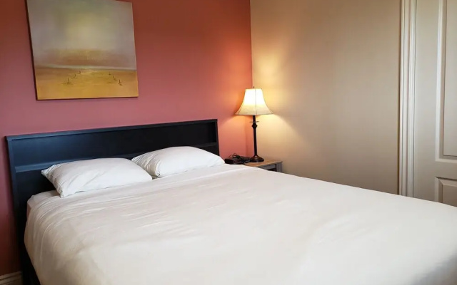 Parlee Beach Motel