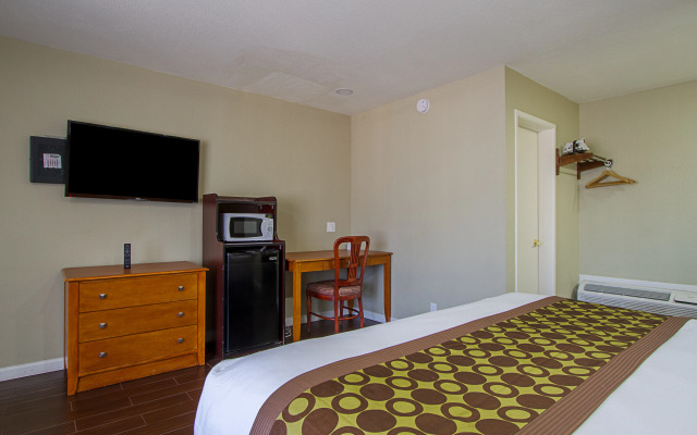 Motel 6 Ukiah, CA - North