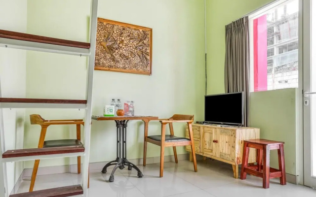 RedDoorz Syariah near Suncity Mall Sidoarjo