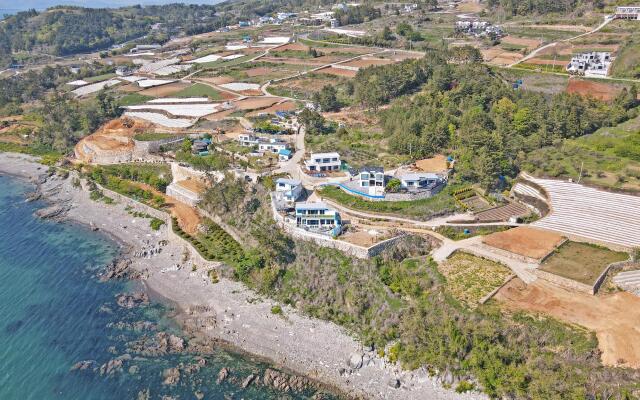 Namhae Bokkongii Seesru Ocean View Poolvilla