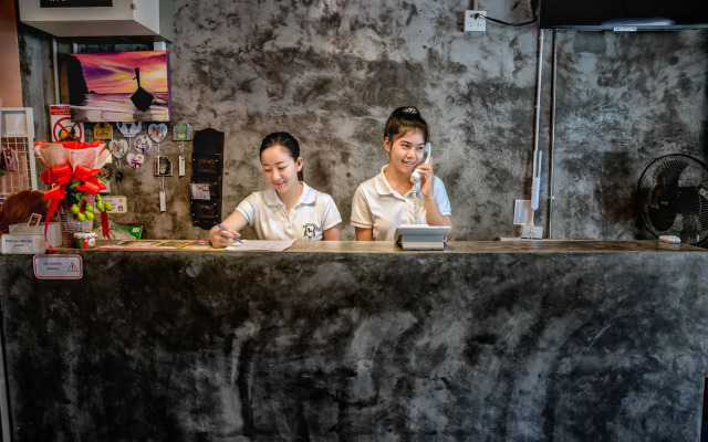 The Guest Hotel - Hostel